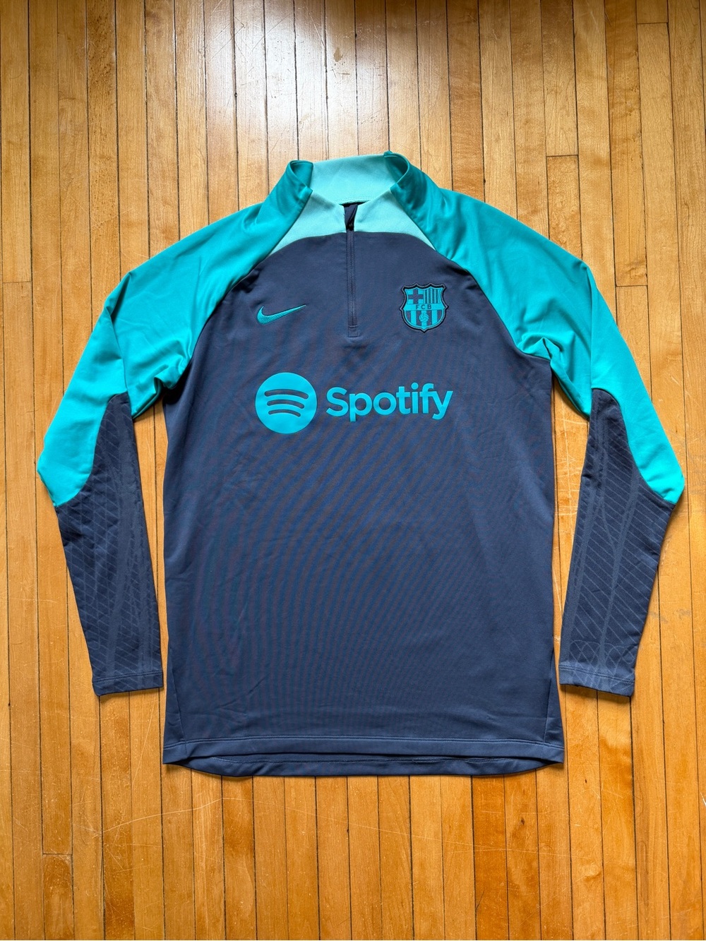 NWOT Nike FC Barcelona Long-Sleeve Drill Training 1/4 Zip Teal Unisex Sz. M
